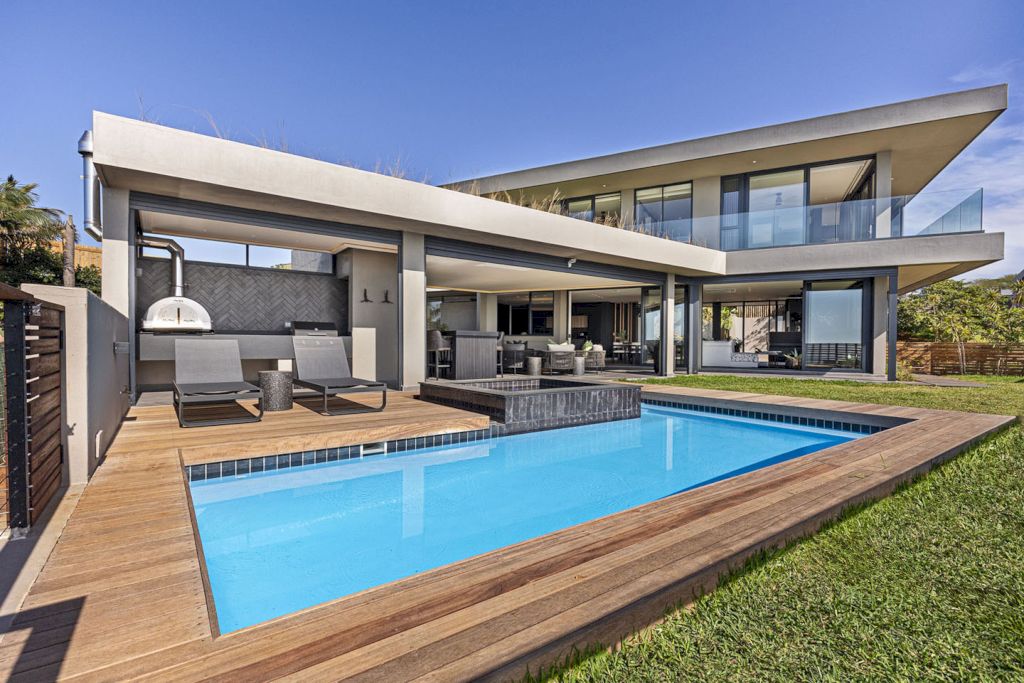 La Maison Noire in South Africa by Metropole Architects 13