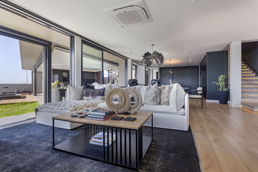 La Maison Noire in South Africa by Metropole Architects 19