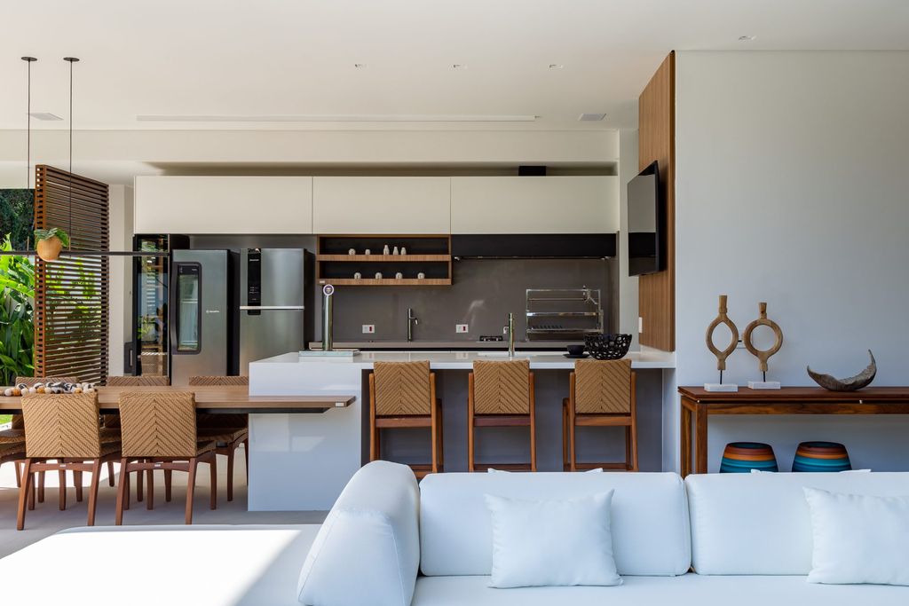 Liu House Glass Infused Beachfront Sanctuary by Raiz Arquitetura 17