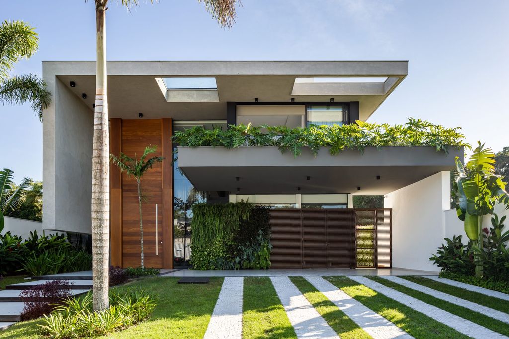 Liu House Glass Infused Beachfront Sanctuary by Raiz Arquitetura 5