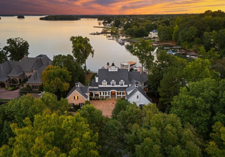 Curated visual reference: Fresh Look at Luxurious Lakefront Property In North Carolina Combining Serenity And