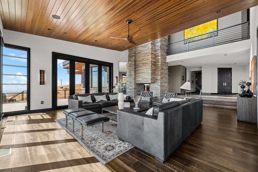 Nature and Architecture Unite in This Iconic Idaho Home Listed for 5925000 11