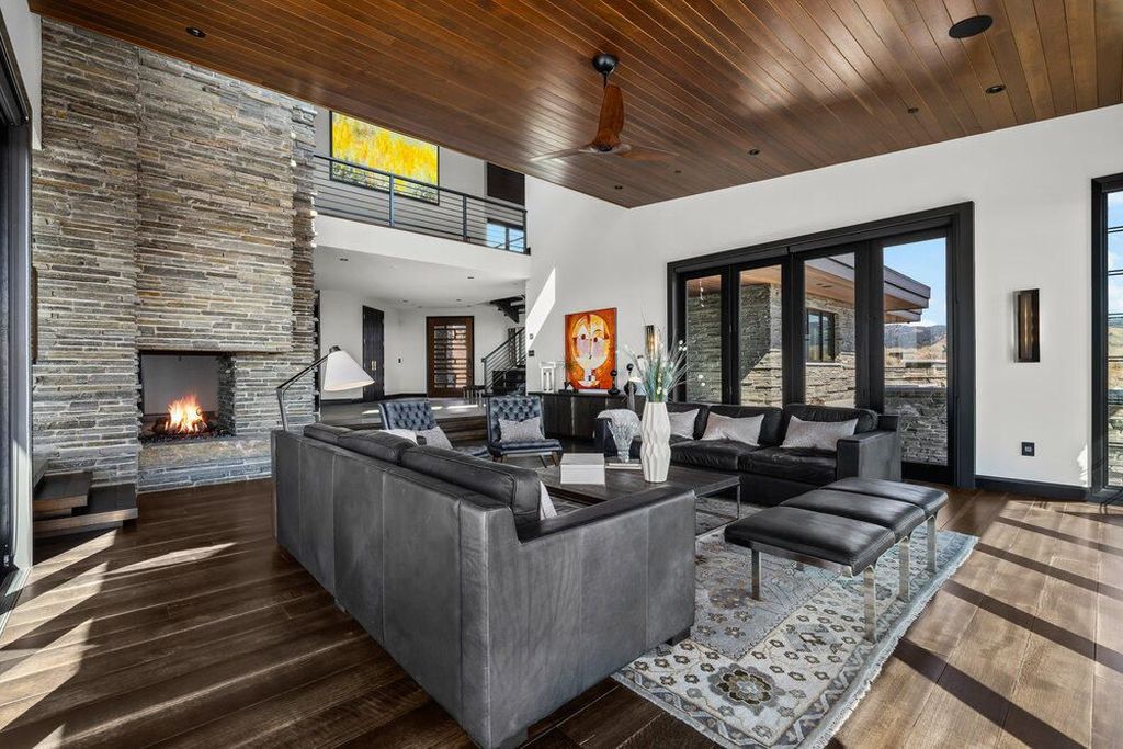 Nature and Architecture Unite in This Iconic Idaho Home Listed for 5925000 12