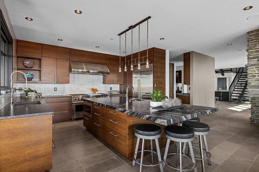 Nature and Architecture Unite in This Iconic Idaho Home Listed for 5925000 13
