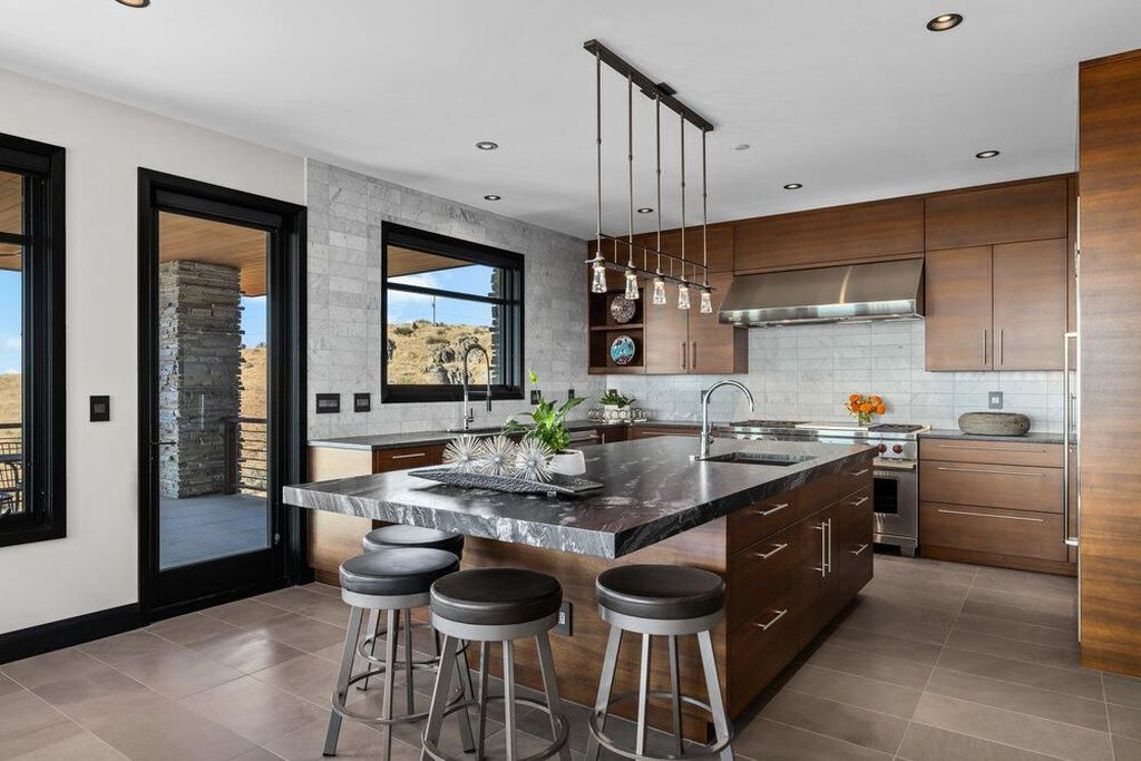 Nature and Architecture Unite in This Iconic Idaho Home Listed for 5925000 14