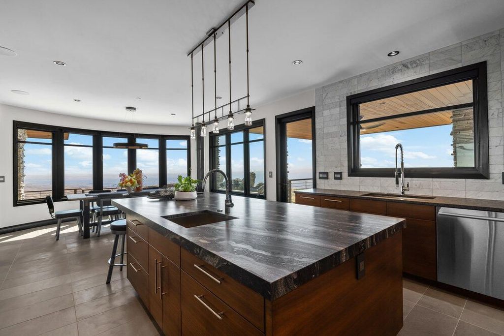 Nature and Architecture Unite in This Iconic Idaho Home Listed for 5925000 16
