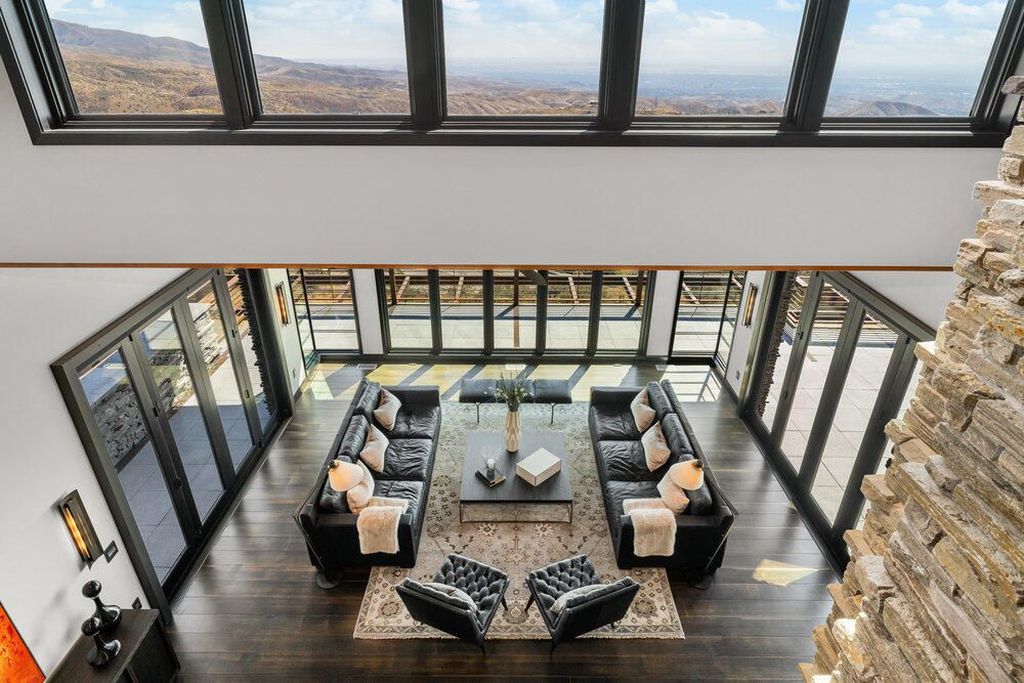 Nature and Architecture Unite in This Iconic Idaho Home Listed for 5925000 23