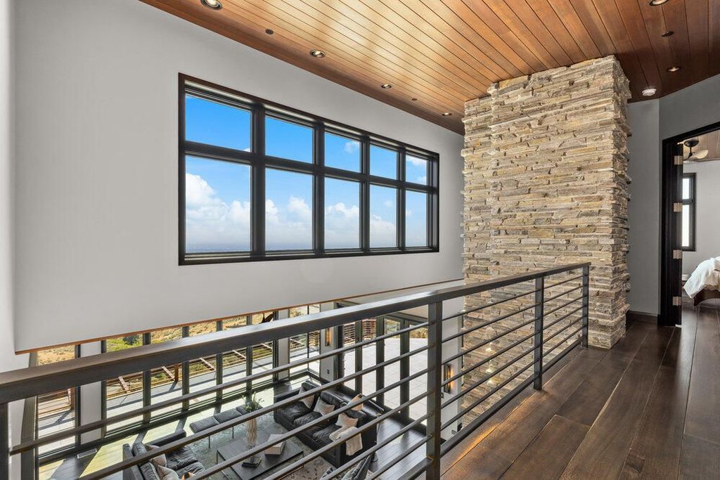 Nature and Architecture Unite in This Iconic Idaho Home Listed for 5925000 24