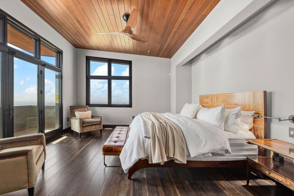 Nature and Architecture Unite in This Iconic Idaho Home Listed for 5925000 25