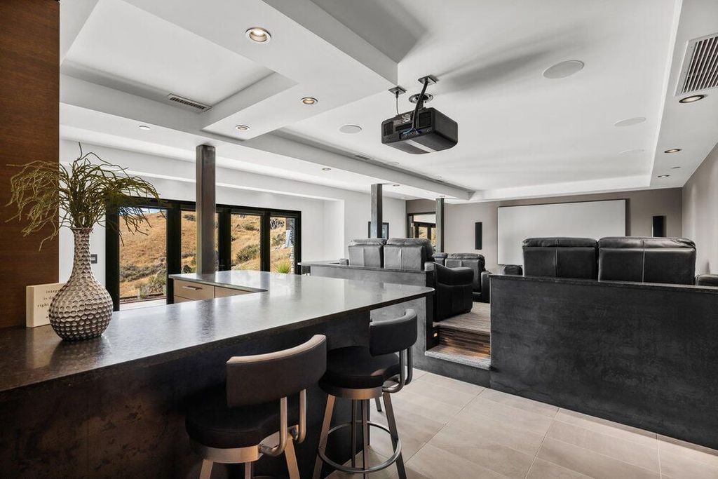 Nature and Architecture Unite in This Iconic Idaho Home Listed for 5925000 37