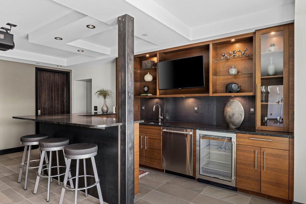 Nature and Architecture Unite in This Iconic Idaho Home Listed for 5925000 38