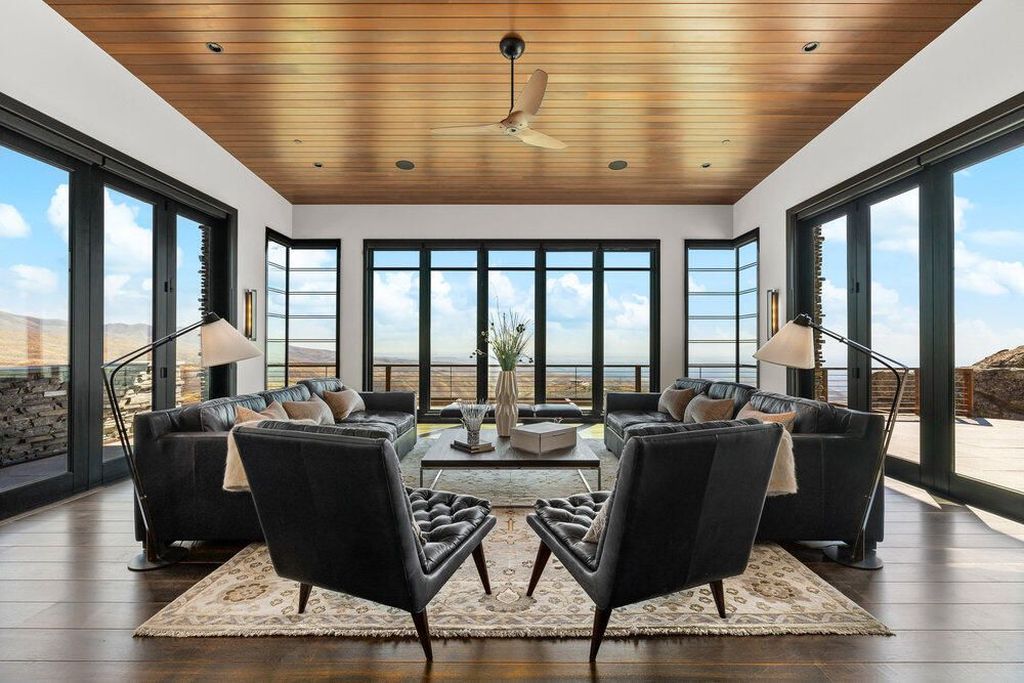 Nature and Architecture Unite in This Iconic Idaho Home Listed for 5925000 8