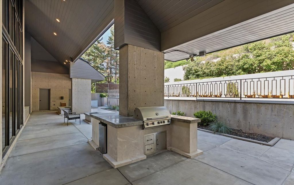 One of a Kind Utah Estate with Stunning Panoramic Valley Views Priced at 6.995 Million 64
