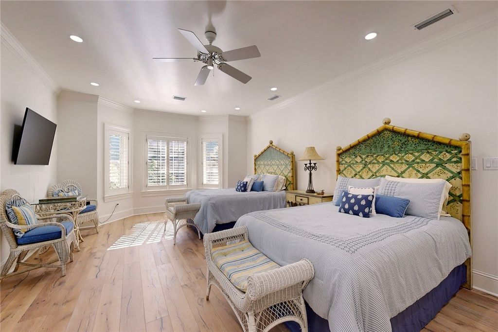 Sea Island Waterfront Paradise Iconic Deepwater Estate in Elite Community Asking 15.9 Million 32