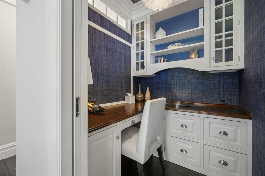 Stunning Georgian Inspired Home in a Beautiful Massachusetts Setting Priced at 10 Million 17