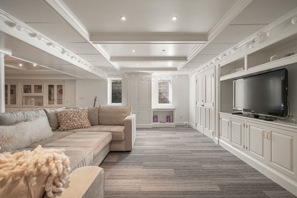 Stunning Georgian Inspired Home in a Beautiful Massachusetts Setting Priced at 10 Million 32