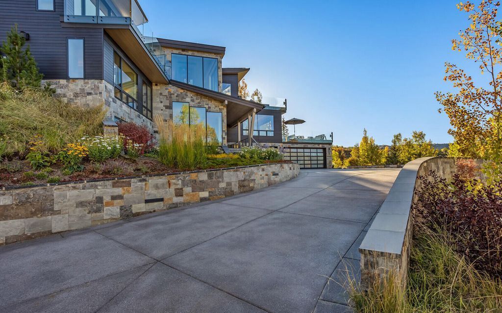 Trophy Home Defined by Chic Style and Impeccable Craftsmanship Hits Market for 26 Million in Colorado 16