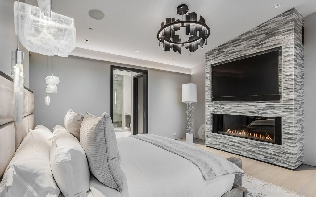 Trophy Home Defined by Chic Style and Impeccable Craftsmanship Hits Market for 26 Million in Colorado 41