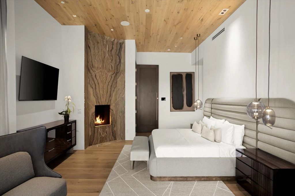 A Masterful Transformation Stunning Arizona Estate Remodeled by Gemini Builders and JFS Design Priced at 11995000 24