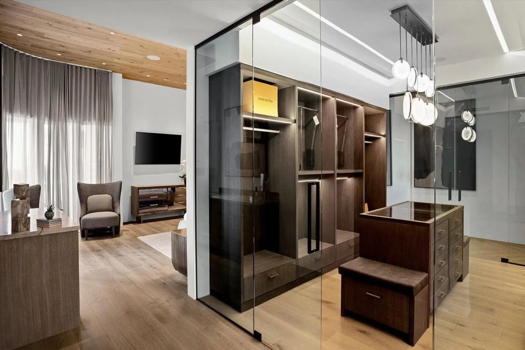 A Masterful Transformation Stunning Arizona Estate Remodeled by Gemini Builders and JFS Design Priced at 11995000 25