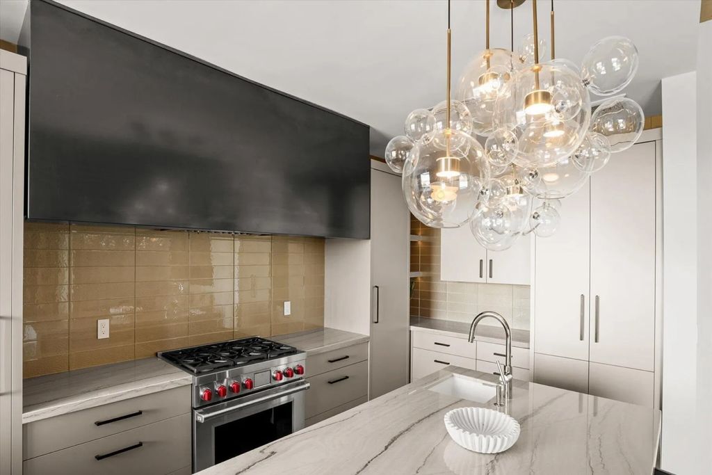A Masterful Transformation Stunning Arizona Estate Remodeled by Gemini Builders and JFS Design Priced at 11995000 39