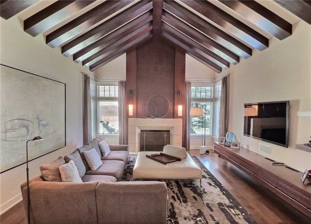 A Waterfront Dream Extraordinary Lake Erie Estate in Ohio Priced at 4.95 Million 3