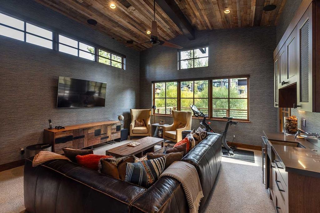 California Living Perfected Martis Camp Home Seamlessly Blending Grandeur and Warmth for 7479000 14