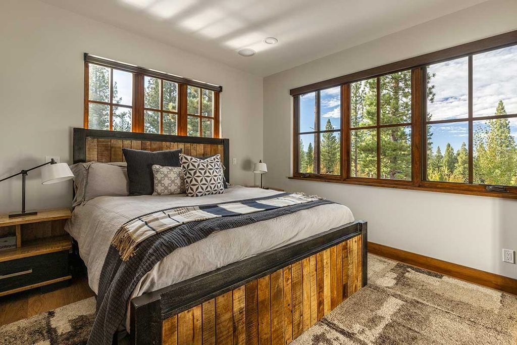 California Living Perfected Martis Camp Home Seamlessly Blending Grandeur and Warmth for 7479000 17