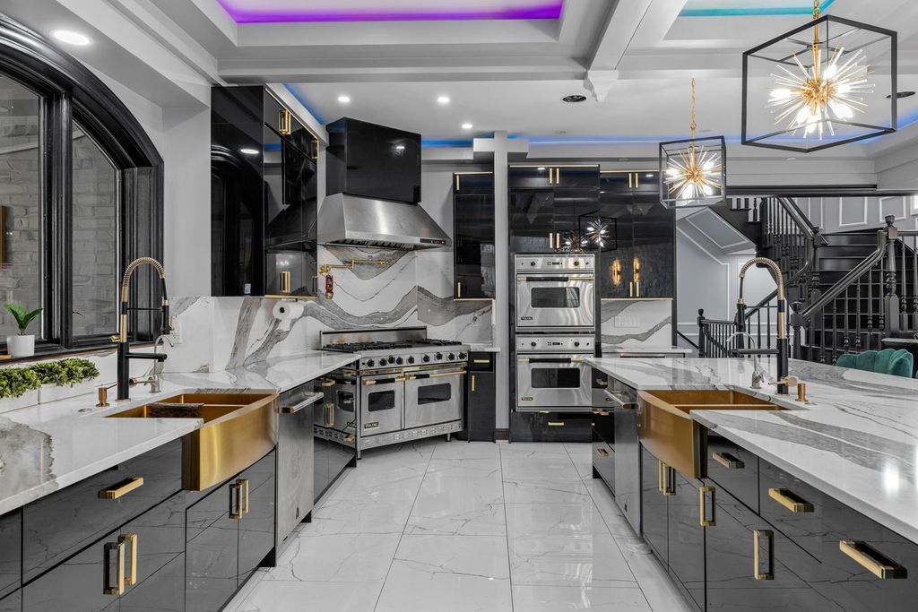 Elegant Illinois Retreat Rare 1.43 Acre Estate Offering Ultimate Privacy and Opulence Priced at 4.1 Million 11