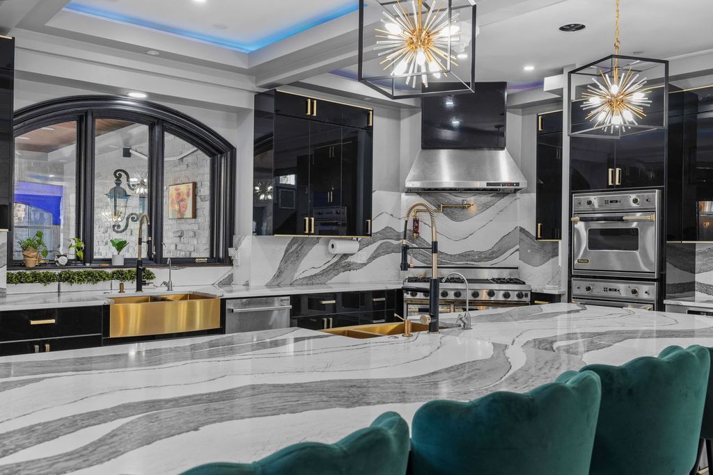 Elegant Illinois Retreat Rare 1.43 Acre Estate Offering Ultimate Privacy and Opulence Priced at 4.1 Million 12