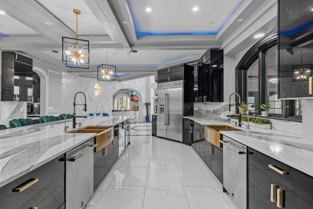 Elegant Illinois Retreat Rare 1.43 Acre Estate Offering Ultimate Privacy and Opulence Priced at 4.1 Million 13
