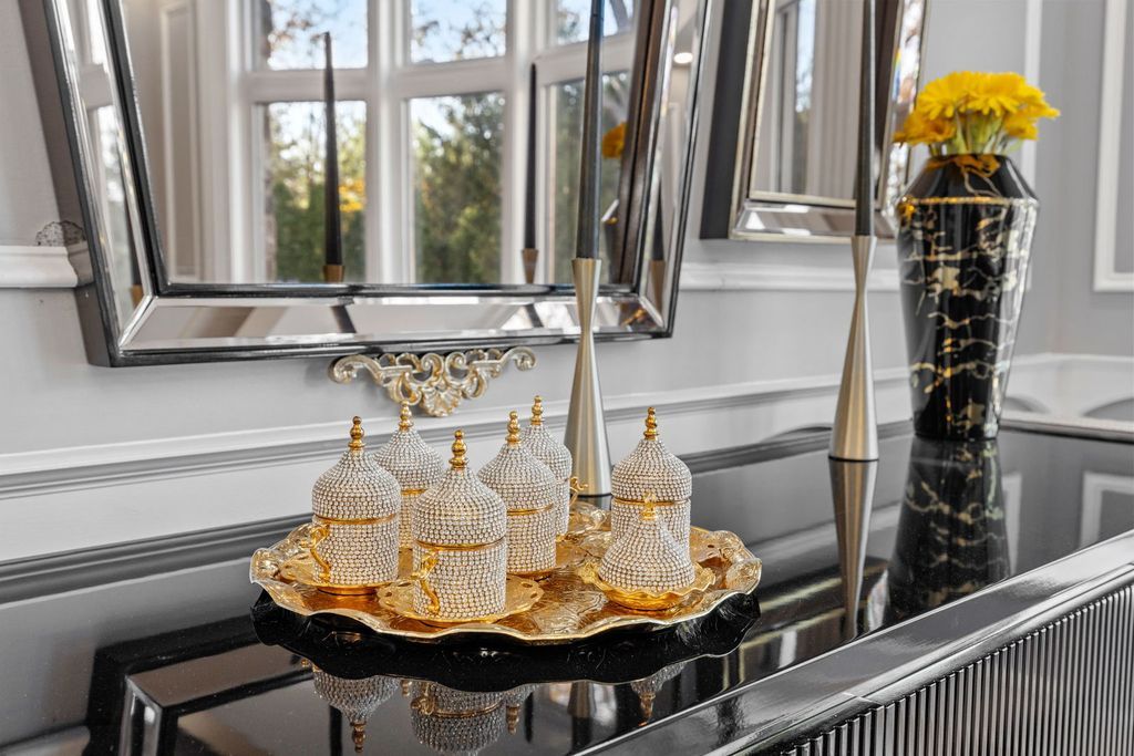 Elegant Illinois Retreat Rare 1.43 Acre Estate Offering Ultimate Privacy and Opulence Priced at 4.1 Million 22