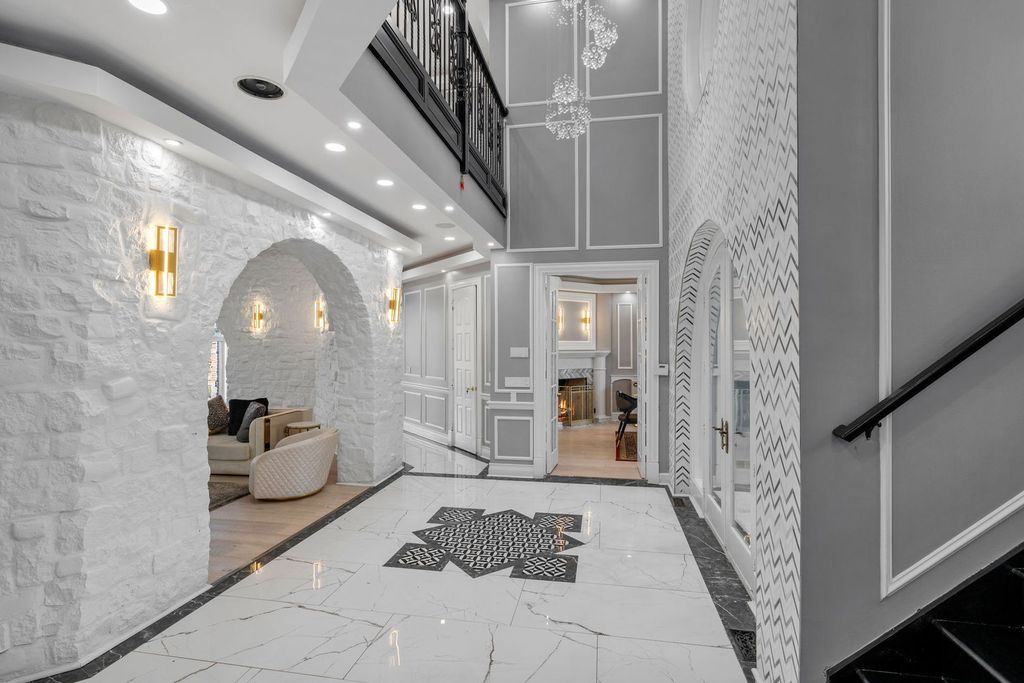 Elegant Illinois Retreat Rare 1.43 Acre Estate Offering Ultimate Privacy and Opulence Priced at 4.1 Million 23
