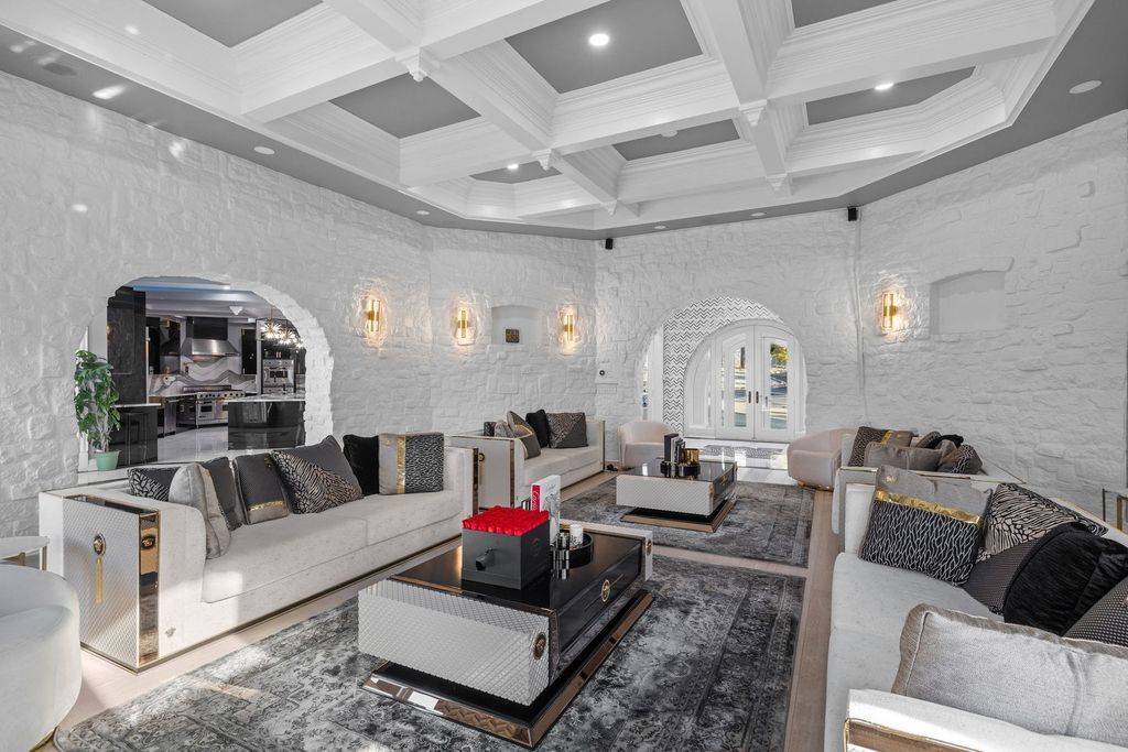 Elegant Illinois Retreat Rare 1.43 Acre Estate Offering Ultimate Privacy and Opulence Priced at 4.1 Million 27