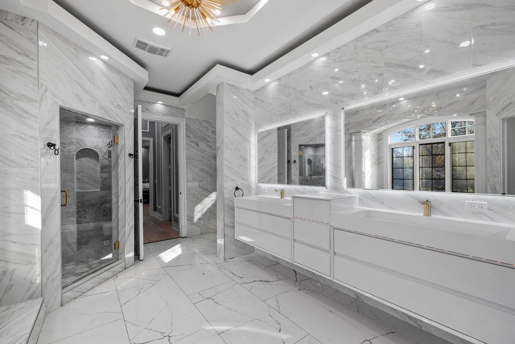Elegant Illinois Retreat Rare 1.43 Acre Estate Offering Ultimate Privacy and Opulence Priced at 4.1 Million 33