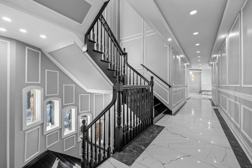 Elegant Illinois Retreat Rare 1.43 Acre Estate Offering Ultimate Privacy and Opulence Priced at 4.1 Million 35