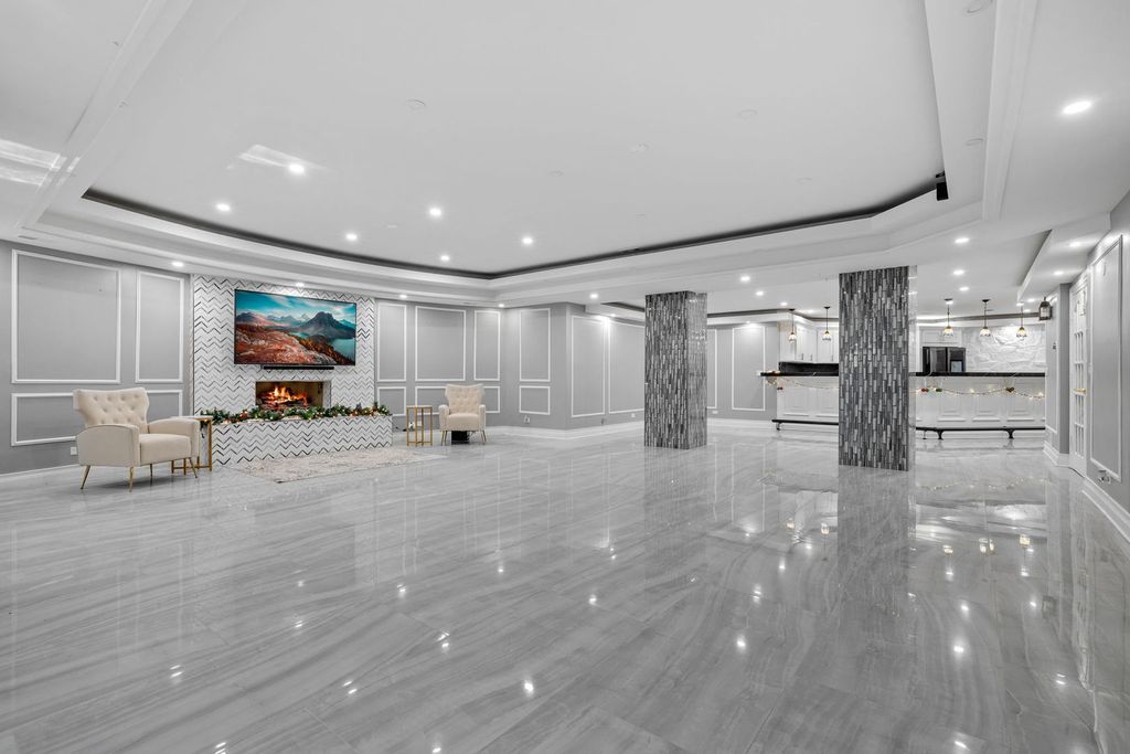 Elegant Illinois Retreat Rare 1.43 Acre Estate Offering Ultimate Privacy and Opulence Priced at 4.1 Million 39
