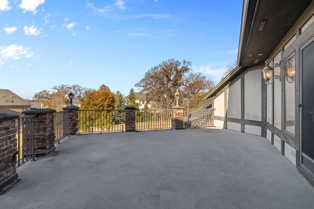 Elegant Illinois Retreat Rare 1.43 Acre Estate Offering Ultimate Privacy and Opulence Priced at 4.1 Million 48