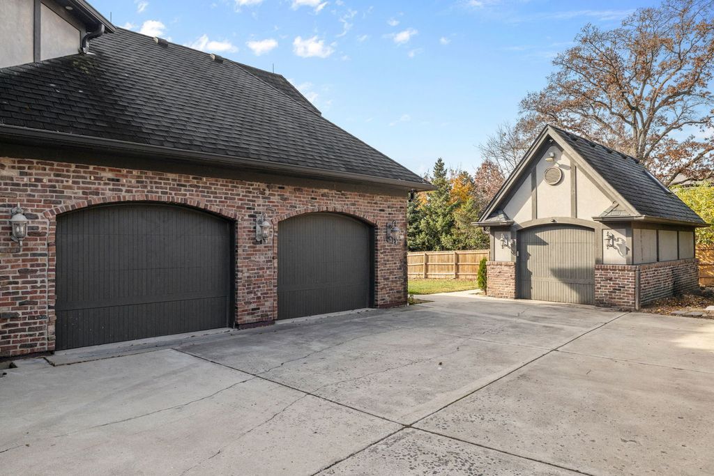 Elegant Illinois Retreat Rare 1.43 Acre Estate Offering Ultimate Privacy and Opulence Priced at 4.1 Million 57