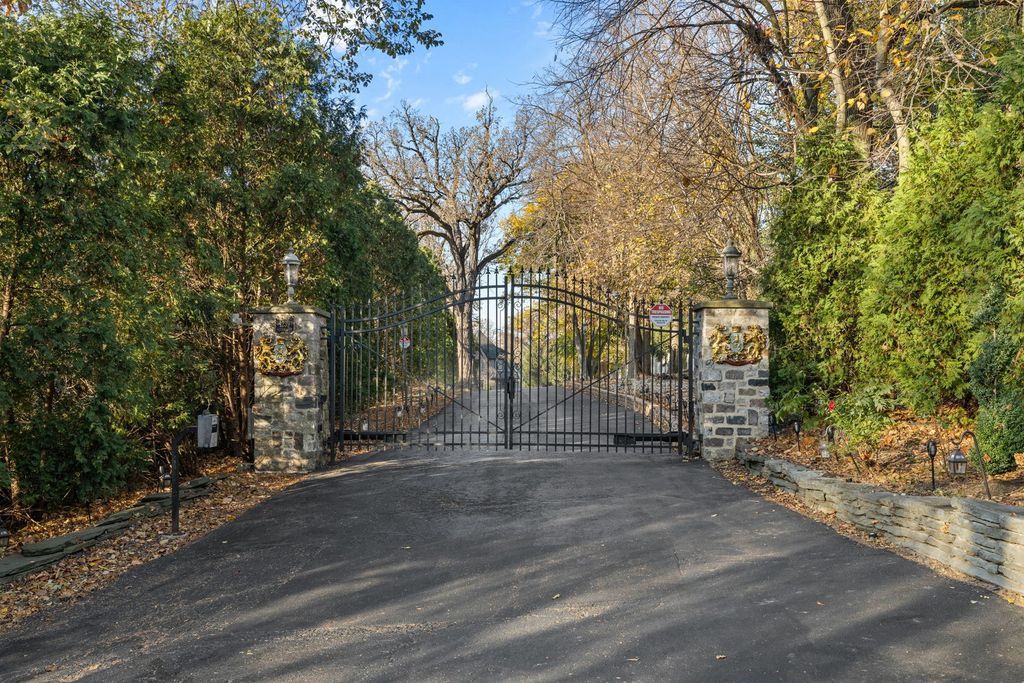 Elegant Illinois Retreat Rare 1.43 Acre Estate Offering Ultimate Privacy and Opulence Priced at 4.1 Million 59