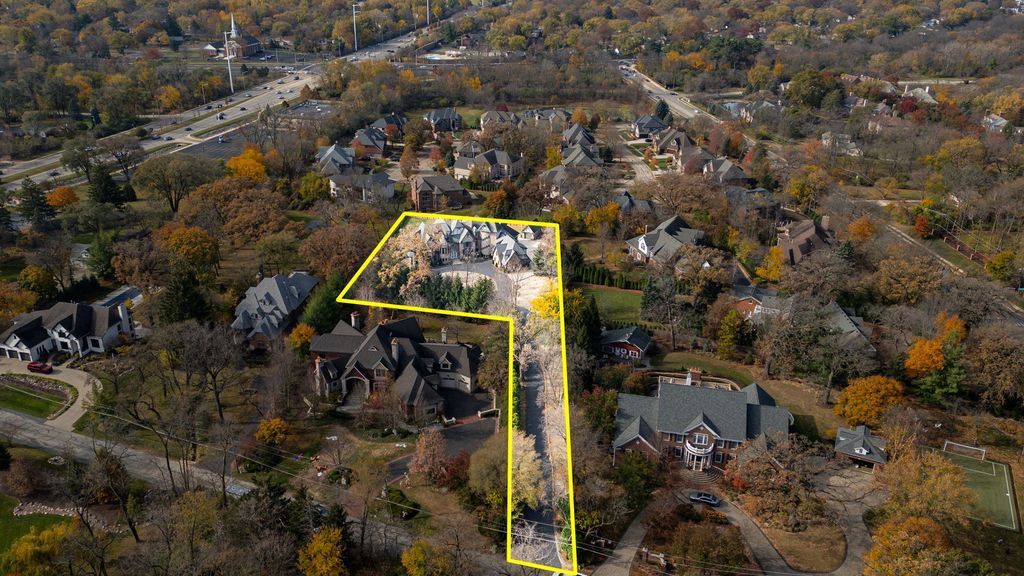Elegant Illinois Retreat Rare 1.43 Acre Estate Offering Ultimate Privacy and Opulence Priced at 4.1 Million 7