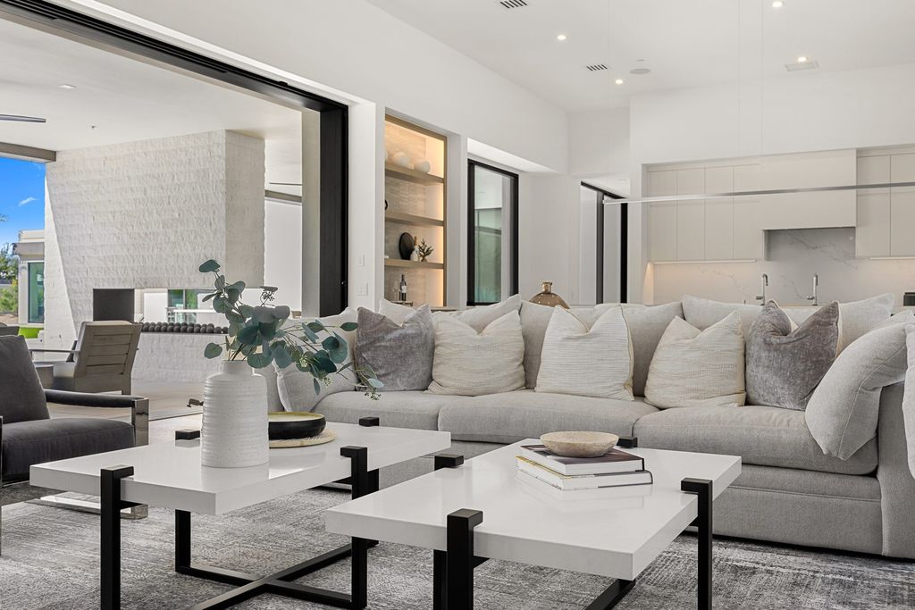 Exclusive Arizona Retreat Sleek Modern Design with Breathtaking Views Available for 8.95 Million 10