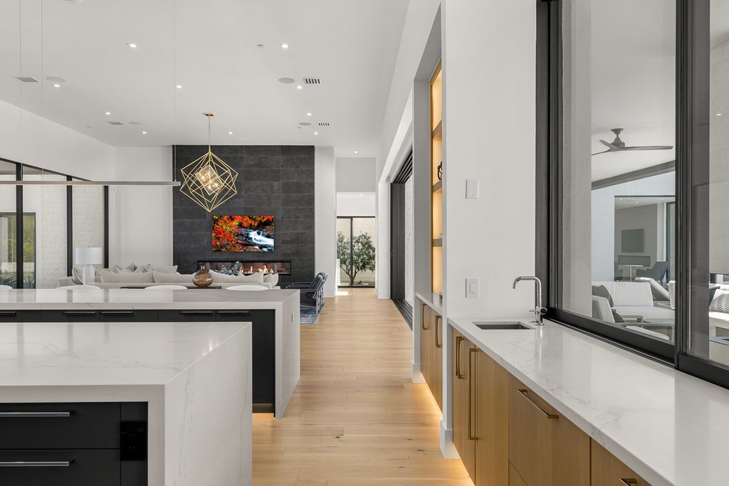 Exclusive Arizona Retreat Sleek Modern Design with Breathtaking Views Available for 8.95 Million 17