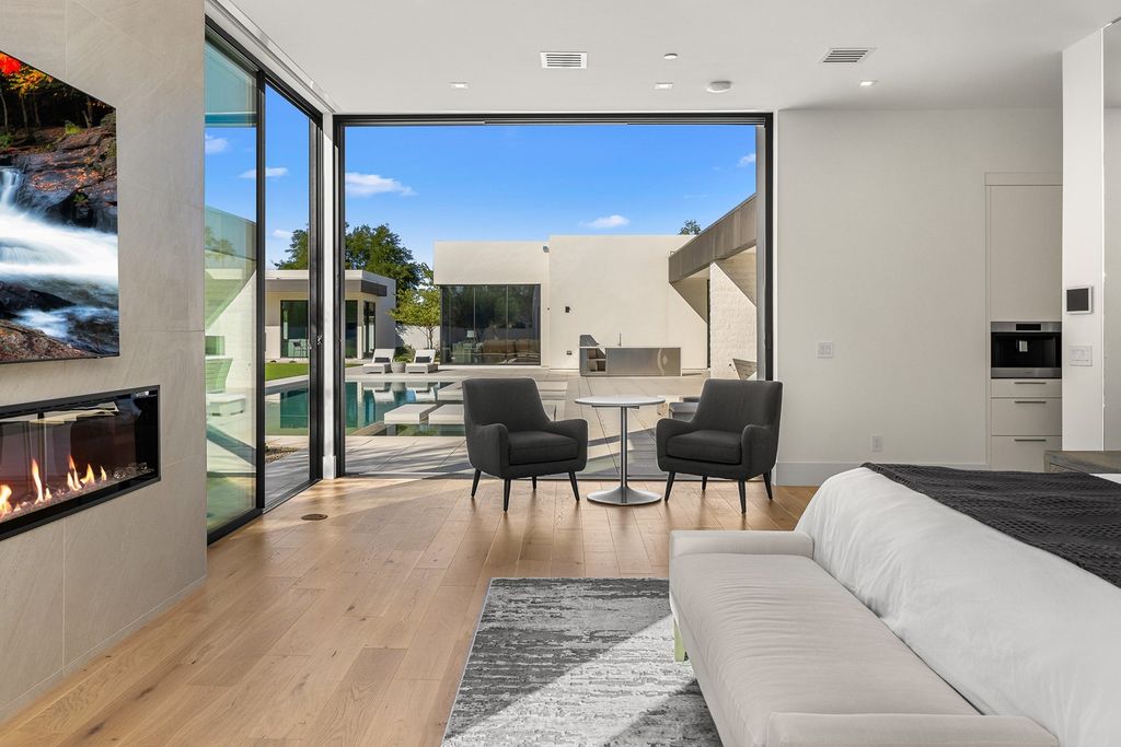 Exclusive Arizona Retreat Sleek Modern Design with Breathtaking Views Available for 8.95 Million 25