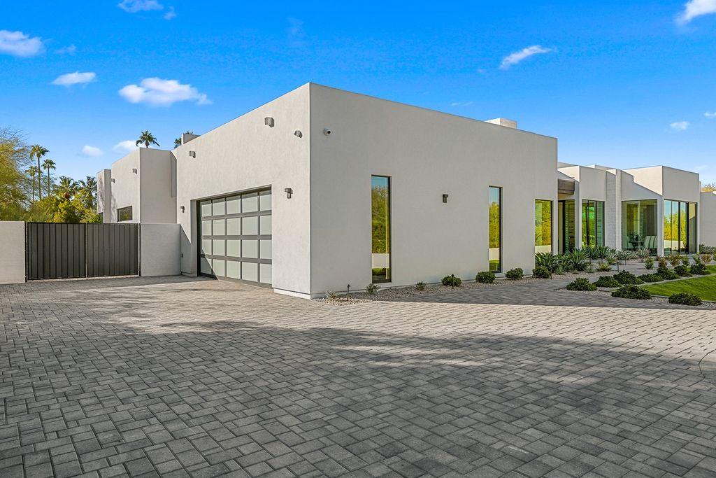 Exclusive Arizona Retreat Sleek Modern Design with Breathtaking Views Available for 8.95 Million 4