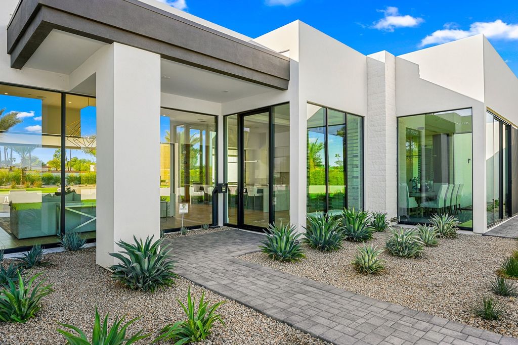 Exclusive Arizona Retreat Sleek Modern Design with Breathtaking Views Available for 8.95 Million 6