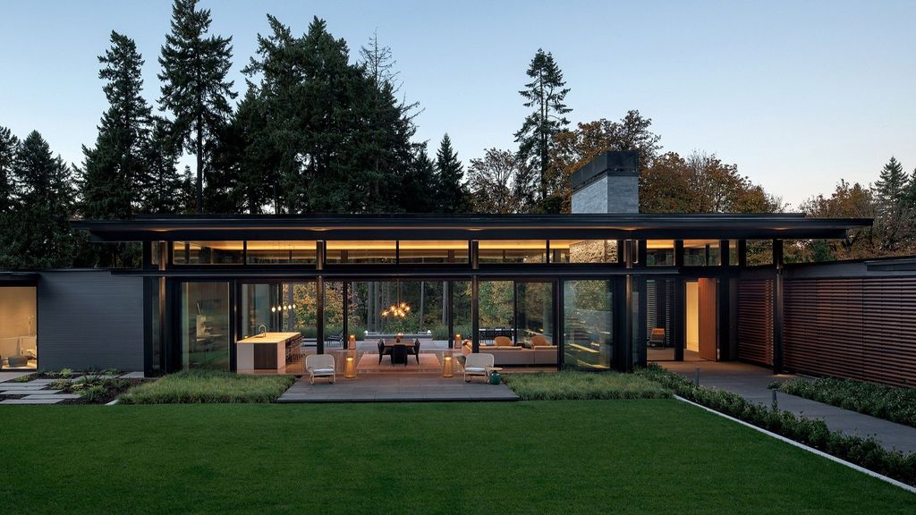Glass Link House in Oregon by Scott Edwards Architecture
