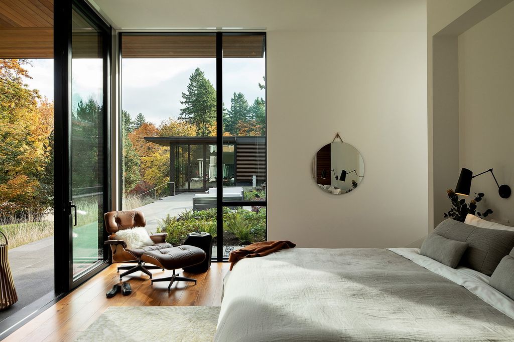 Glass Link House in Oregon by Scott Edwards Architecture 12