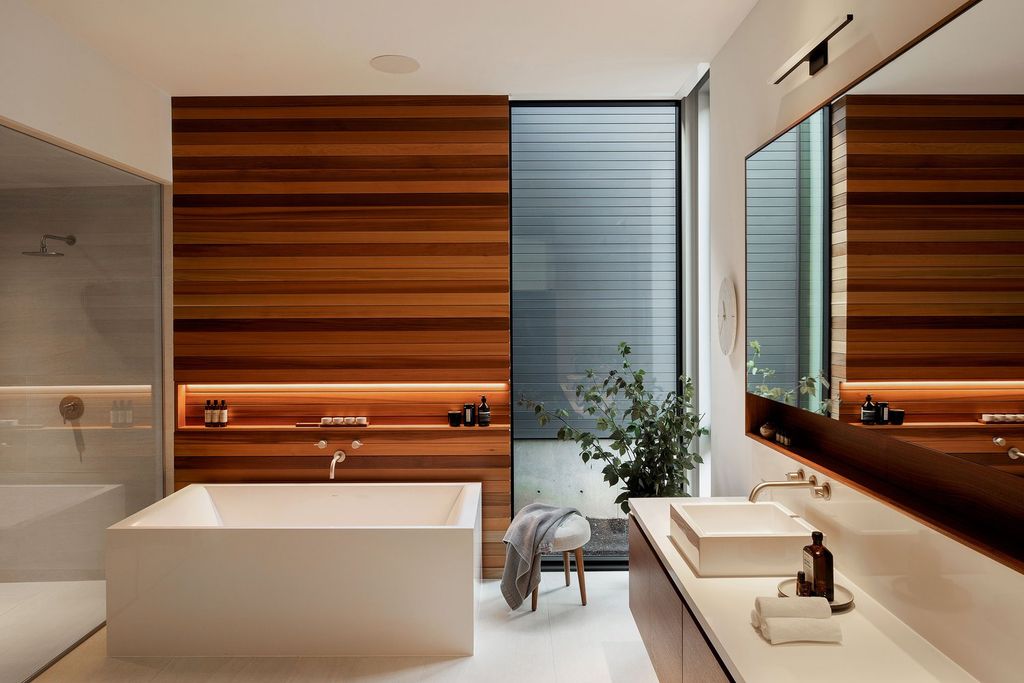 Glass Link House in Oregon by Scott Edwards Architecture
