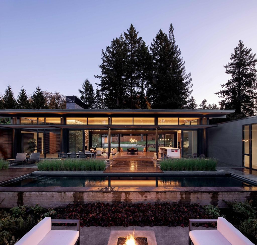 Glass Link House in Oregon by Scott Edwards Architecture
